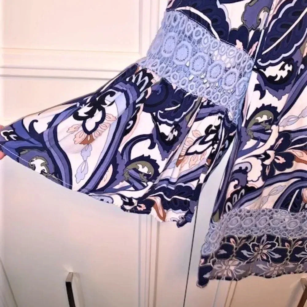 Crown & Ivy Blue/white paisley Crochet Peasant Blouse 1X‎